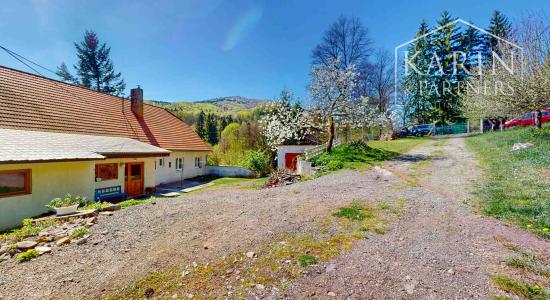 Čarovná usadlosť - rodinný dom (bývalý mlyn) na polosamote s obrovským oploteným pozemkom 9 232m2  – Janova Lehota