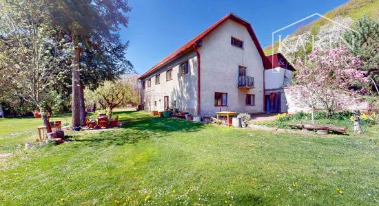 Čarovná usadlosť - rodinný dom (bývalý mlyn) na polosamote s obrovským oploteným pozemkom 9 232m2  – Janova Lehota