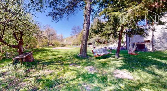 Čarovná usadlosť - rodinný dom (bývalý mlyn) na polosamote s obrovským oploteným pozemkom 9 232m2  – Janova Lehota