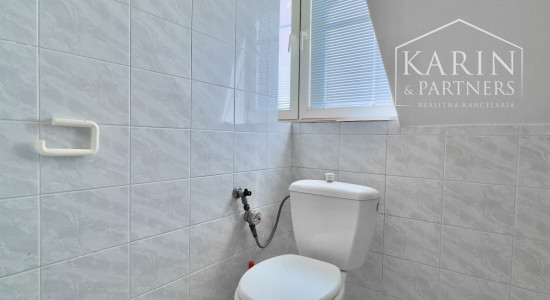 Praktický priestor na prenájom pre vaše podnikanie, 10 m2, Gen. L. Svobodu, Senica