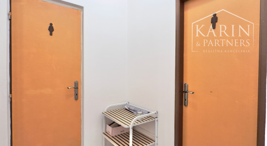 Praktický priestor na prenájom pre vaše podnikanie, 10 m2, Gen. L. Svobodu, Senica