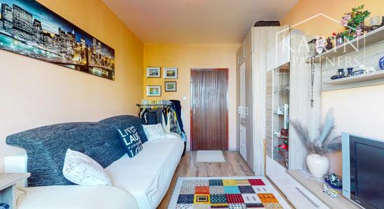 Štýlový 3-izbový byt (Veľká NKS 70m2) s loggiou po rekonštrukcii v obľúbenej Radvani