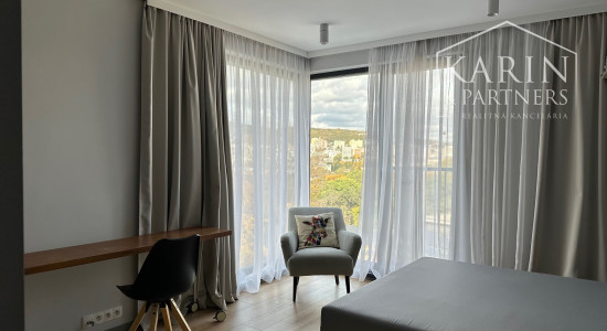 4 izbový byt pri Horskom parku na predaj