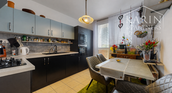 Štýlový 3-izbový byt (Veľká NKS 70m2) s loggiou po rekonštrukcii v obľúbenej Radvani