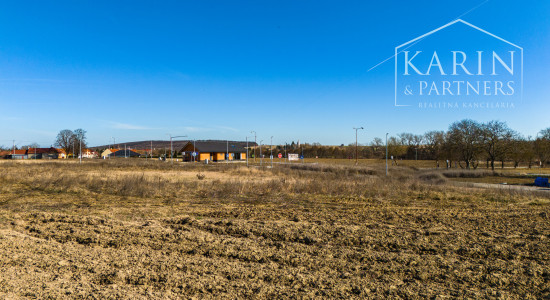 Pozemok 559 m² s projektom – ideálny na výstavbu vášho domu