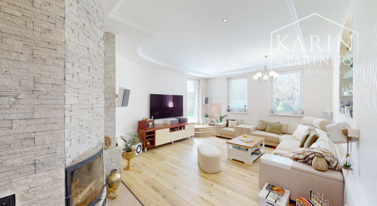 DVOJGENERAČNÝ 6I RODINNÝ DOM S GARSÓNKOU, DVOJGARÁŽOU A BAZÉNOM