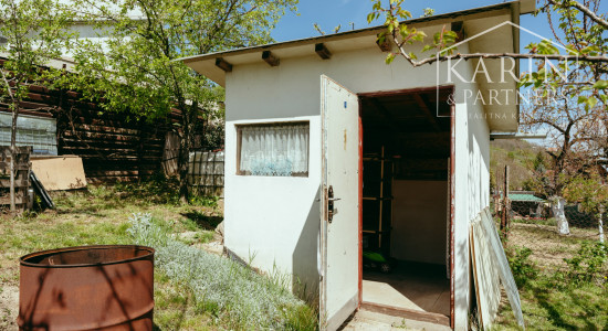 ZARIADENÁ CHATKA SO ZÁHRADOU – HOLÍČ