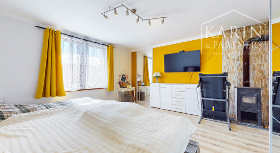 Priestranný tehlový dom s obrovským potenciálom len na skok od Trnavy – Horné Dubové