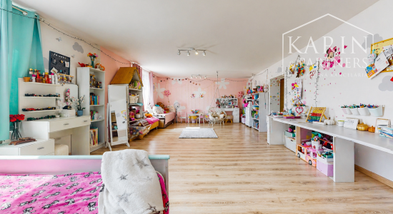 Priestranný tehlový dom s obrovským potenciálom len na skok od Trnavy – Horné Dubové