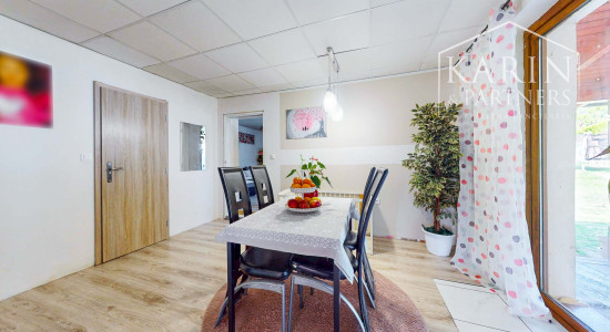 Priestranný tehlový dom s obrovským potenciálom len na skok od Trnavy – Horné Dubové