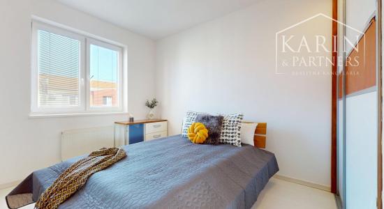 KOMPLETNE ZARIADENÝ PRIESTRANNÝ 3I BYT S DVOMI BALKÓNMI A PIVNICOU