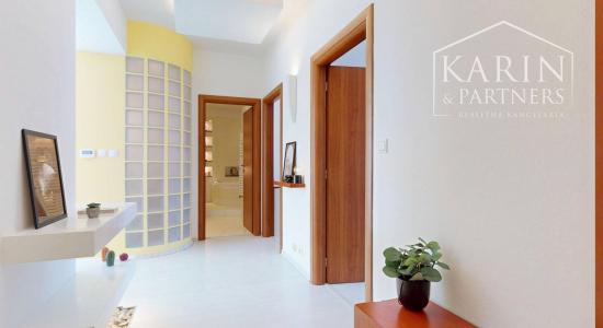 KOMPLETNE ZARIADENÝ PRIESTRANNÝ 3I BYT S DVOMI BALKÓNMI A PIVNICOU