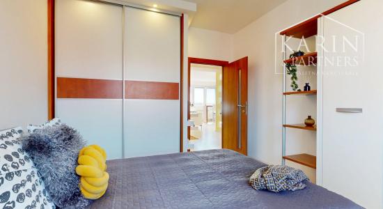 KOMPLETNE ZARIADENÝ PRIESTRANNÝ 3I BYT S DVOMI BALKÓNMI A PIVNICOU