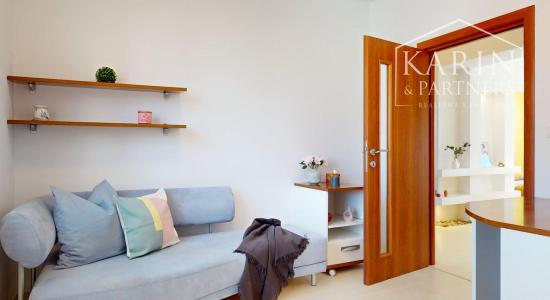 KOMPLETNE ZARIADENÝ PRIESTRANNÝ 3I BYT S DVOMI BALKÓNMI A PIVNICOU