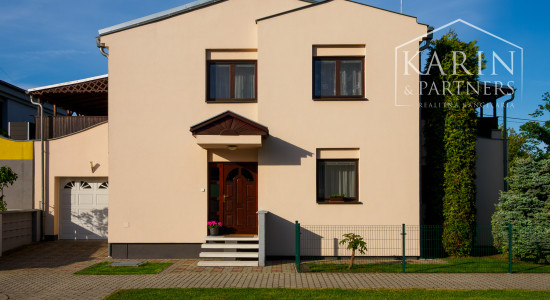 Na predaj rodinný dom s dvoma garážami a záhradným ateliérom, Šamorín-Mliečno