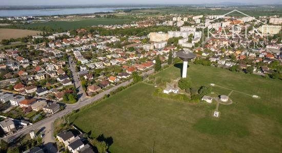 Na predaj rodinný dom s dvoma garážami a záhradným ateliérom, Šamorín-Mliečno
