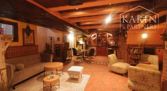 Privátny Lounge! Prenájom viacúčelový priestor 80 m2 s kuchyňou/ WC/ sprchou a parkovaním, BA I., Staré Mesto.