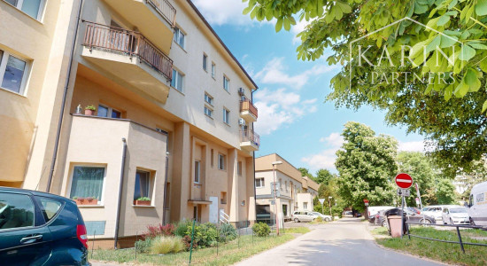 KOMPLETNE ZARIADENÝ 2I PODKROVNÝ BYT S VEĽKORYSÝM ÚLOŽNÝM PRIESTOROM