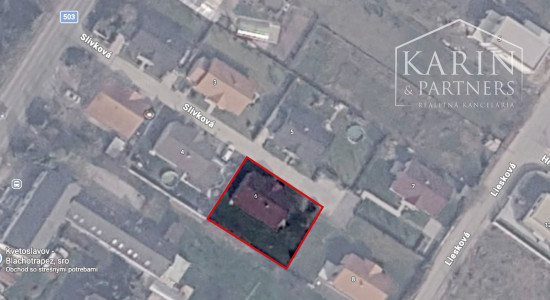 4-IZBOVÝ BUNGALOV V UZAVRETOM AREÁLI - KVETOSLAVOV
