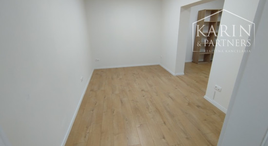 Prenájom dvojkancelária/ viacúčelové miestnosti s umývadlom 25,5m2 , ul. Polianky, BA IV., Dúbravka.