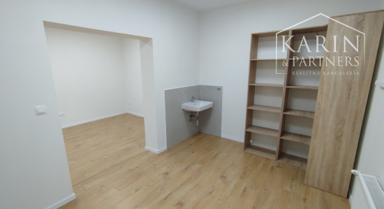 Prenájom dvojkancelária/ viacúčelové miestnosti s umývadlom 25,5m2 , ul. Polianky, BA IV., Dúbravka.