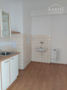 Prenájom samostatný celok 3 kancelárií/ viacúčelových miestností 80m2 s kuchynkou! + parkovanie, Bulharská ul., BA II., Trnávka.