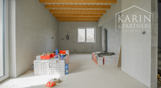 Volkovce: Luxusný 6i dom s bazénom a zapusteným sedením