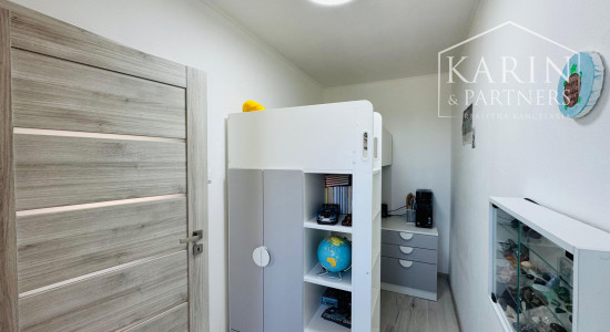 PRIESTRANNÝ 3,5-IZBOVÝ BYT S KLIMATIZÁCIOU A 2 BALKÓNMI V SKALICI