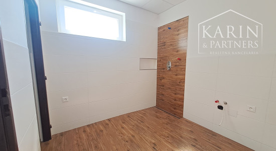 Prenájom kancelársko - obchodné priestory 208 m2, Piešťany