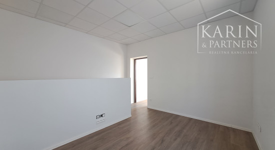 Prenájom kancelársko - obchodné priestory 208 m2, Piešťany