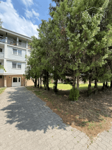 Na predaj 3 izbový byt priamo v Šamoríne, s garážou a pivnicou 96m2