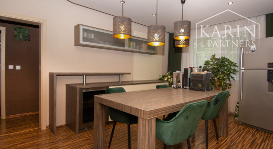 Na predaj 3 izbový byt priamo v Šamoríne, s garážou a pivnicou 96m2