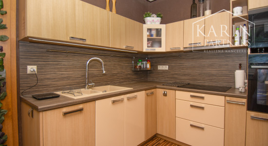 Na predaj 3 izbový byt priamo v Šamoríne, s garážou a pivnicou 96m2