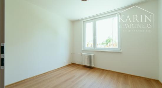 KOMPLETNE ZREKONŠTRUOVANÝ MODERNÝ 3-IZBOVÝ BYT
