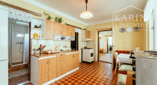 POCTIVÝ 3i TEHLOVÝ DOM V TOP PÔVODNOM STAVE, POZEMOK 1129m²