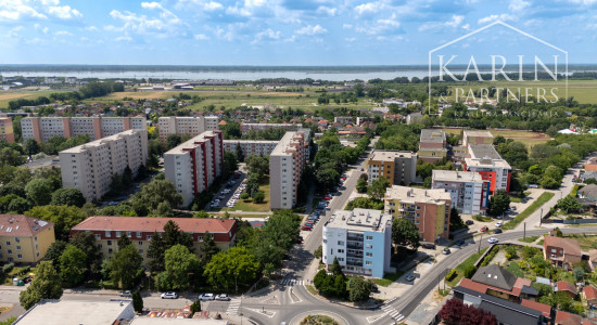 Priestranný 3i byt s balkónom a loggiou v Šamoríne