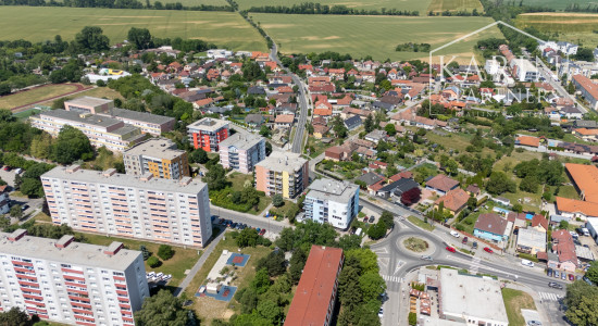 Priestranný 3i byt s balkónom a loggiou v Šamoríne