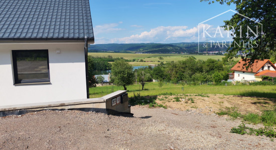 Úplne nová 3-izbová novostavba s panoramatickým výhľadom na priehradu na prenájom