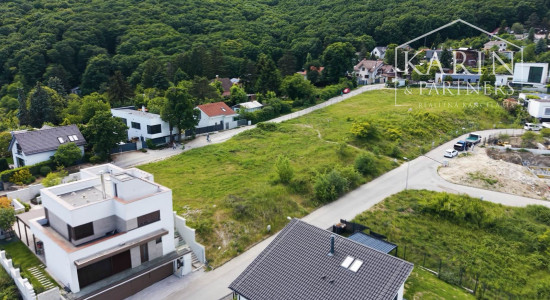 Predaj- exkluzívny stavebný pozemok v prestížnej lokalite Nová Koliba – Bratislava, Vinohrady