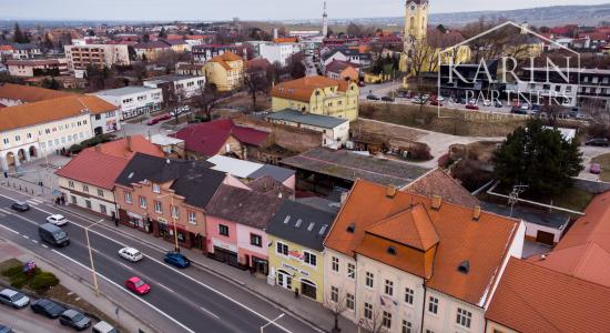 PRENÁJOM: PODNIKATEĽSKÝ OBJEKT V CENTRE HOLÍČA (260 m²)
