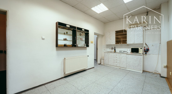 PRENÁJOM: PODNIKATEĽSKÝ OBJEKT V CENTRE HOLÍČA (260 m²)