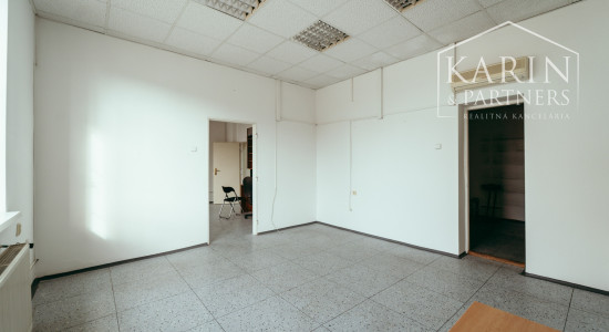 PRENÁJOM: PODNIKATEĽSKÝ OBJEKT V CENTRE HOLÍČA (260 m²)