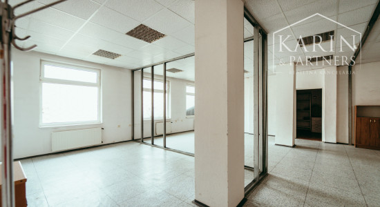 PRENÁJOM: PODNIKATEĽSKÝ OBJEKT V CENTRE HOLÍČA (260 m²)