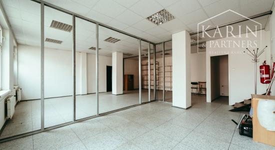 PRENÁJOM: PODNIKATEĽSKÝ OBJEKT V CENTRE HOLÍČA (260 m²)