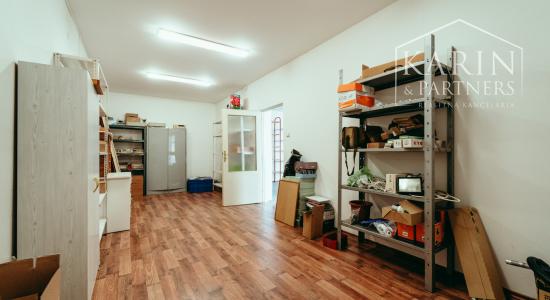 PRENÁJOM: PODNIKATEĽSKÝ OBJEKT V CENTRE HOLÍČA (260 m²)