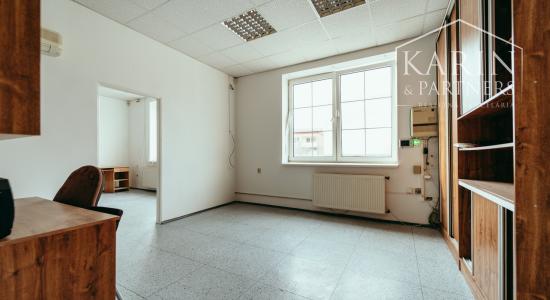PRENÁJOM: PODNIKATEĽSKÝ OBJEKT V CENTRE HOLÍČA (260 m²)