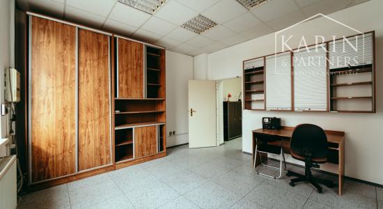 PRENÁJOM: PODNIKATEĽSKÝ OBJEKT V CENTRE HOLÍČA (260 m²)