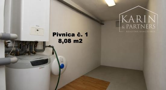 Na predaj 2 izbový byt v Rohovciach s garážou a dvoma záhradkami, kompletná rekonštrukcia