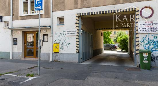 KOMPLETNE ZARIADENÝ 2I BYT S BALKÓNOM A PARKOVACÍM MIESTOM