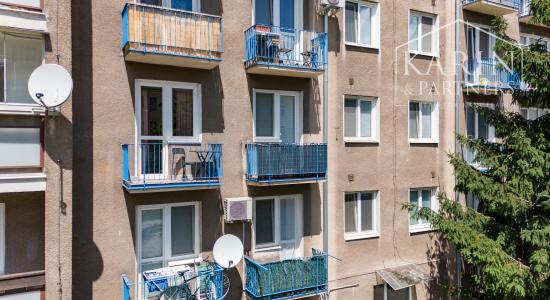 KOMPLETNE ZARIADENÝ 2I BYT S BALKÓNOM A PARKOVACÍM MIESTOM
